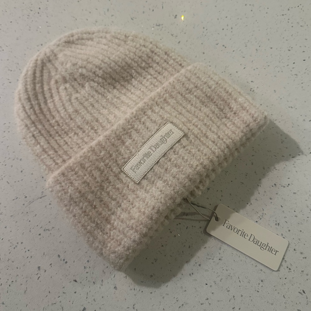 NWT / Favorite Daughter / THE LOGO PATCH RIB BEANIE